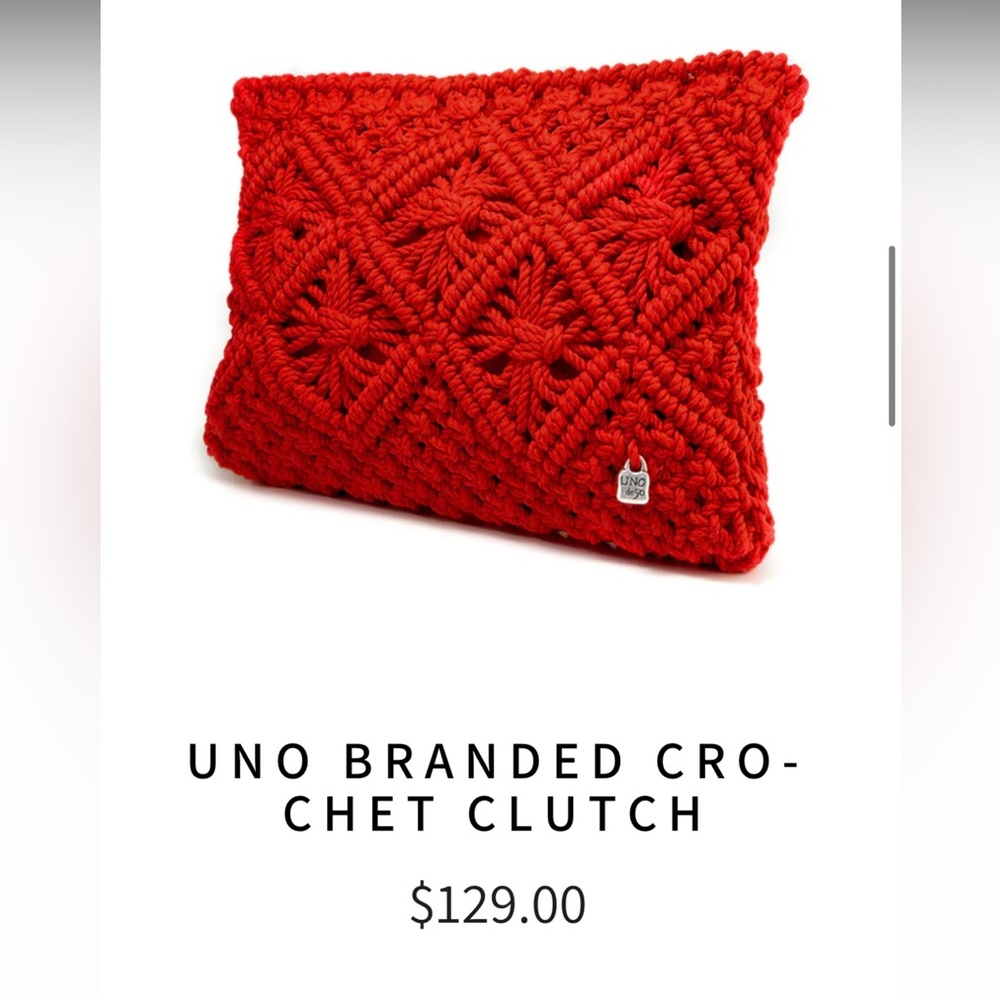Red woven UNO de 50 hand purse